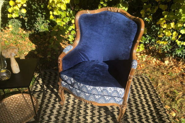 fauteuil bleu restauration traditionnelle